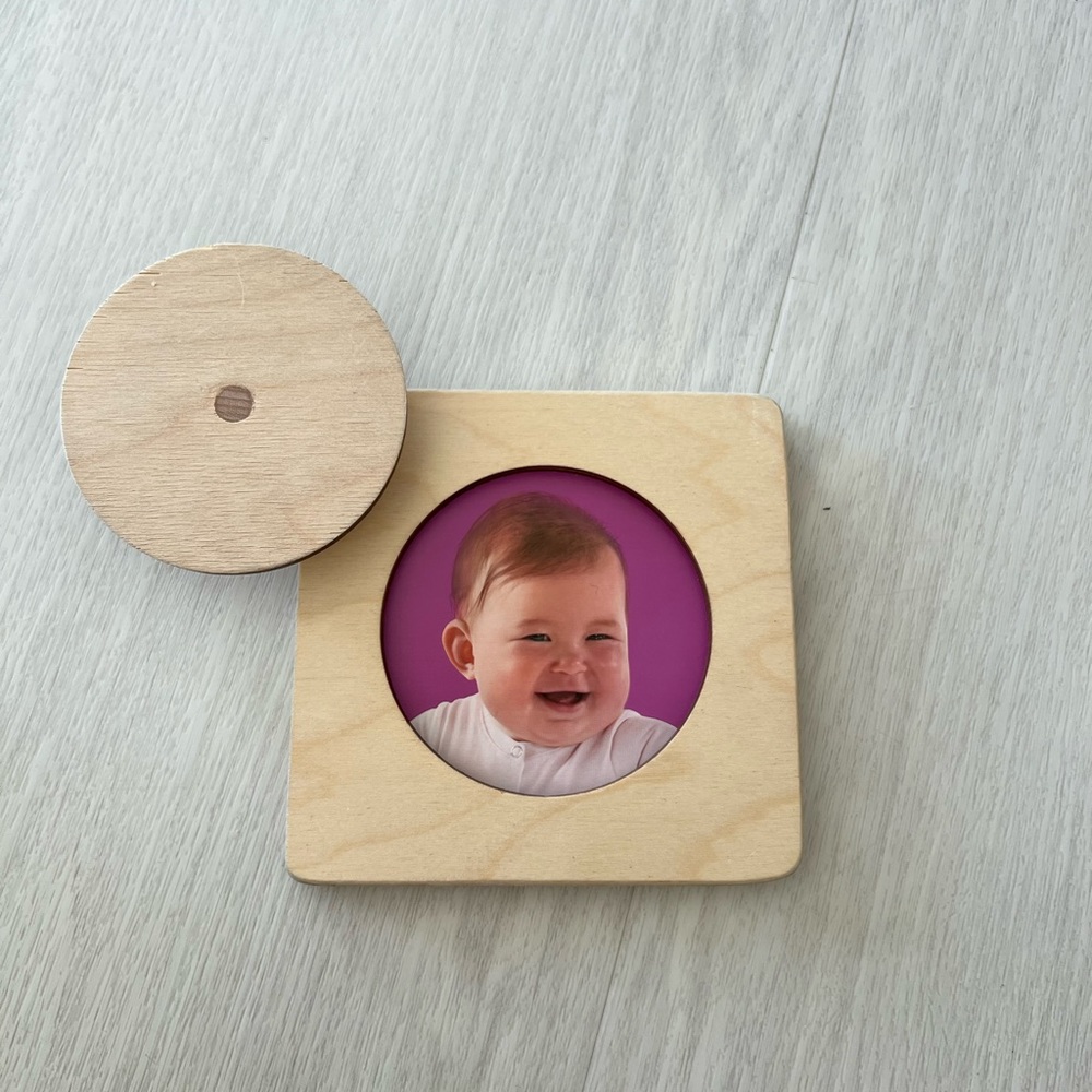 Lovevery chunky first puzzle the inspector play kit 7-8 months